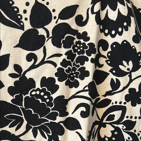 Ann Taylor Black and White Fitted Short Sleeve Blouse - Picture 5 of 7